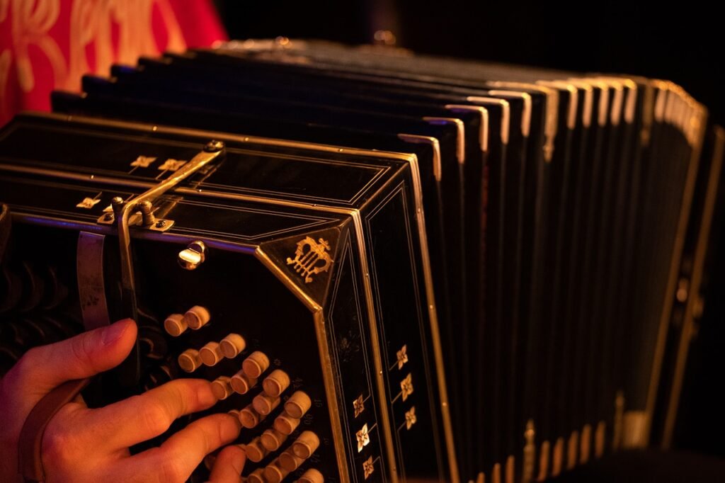 tango, the bandoneón, south america-4524899.jpg